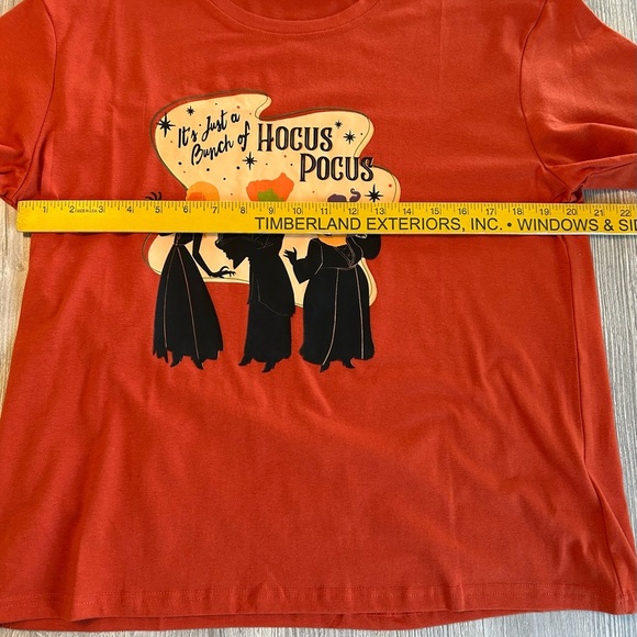 “It’s just a Bunch of Hocus Pocus” Women’s Burnt Orange Size XL Graphic T-Shirt. - Picture 7 of 8